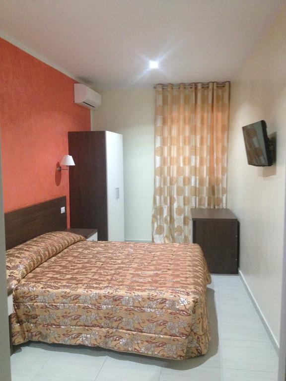 Tiburtina Guesthouse Rome Extérieur photo