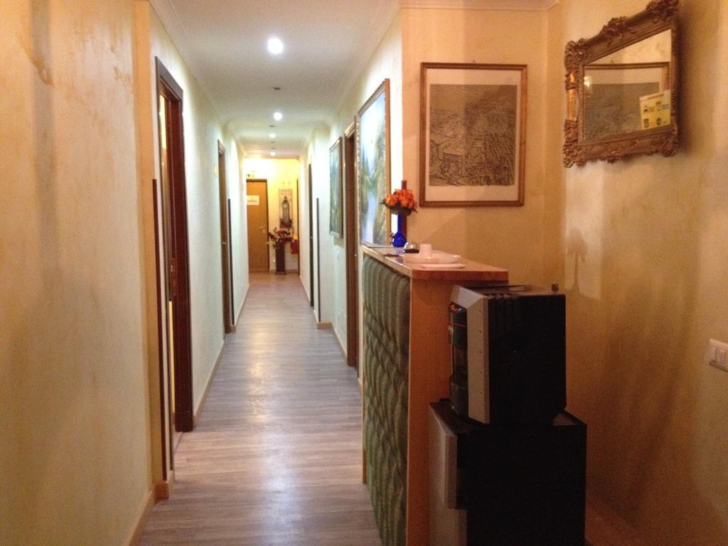 Tiburtina Guesthouse Rome Extérieur photo
