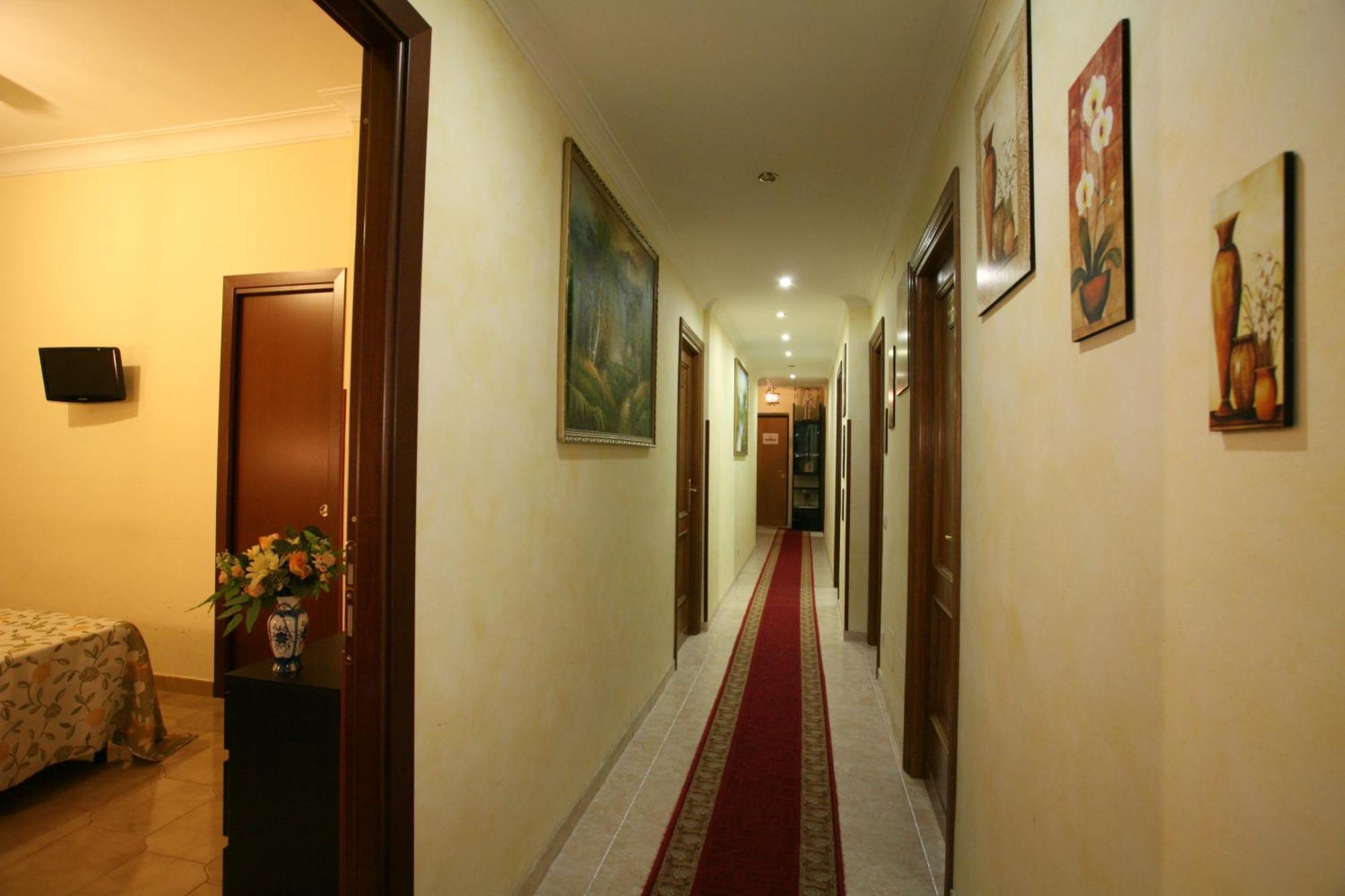 Tiburtina Guesthouse Rome Extérieur photo